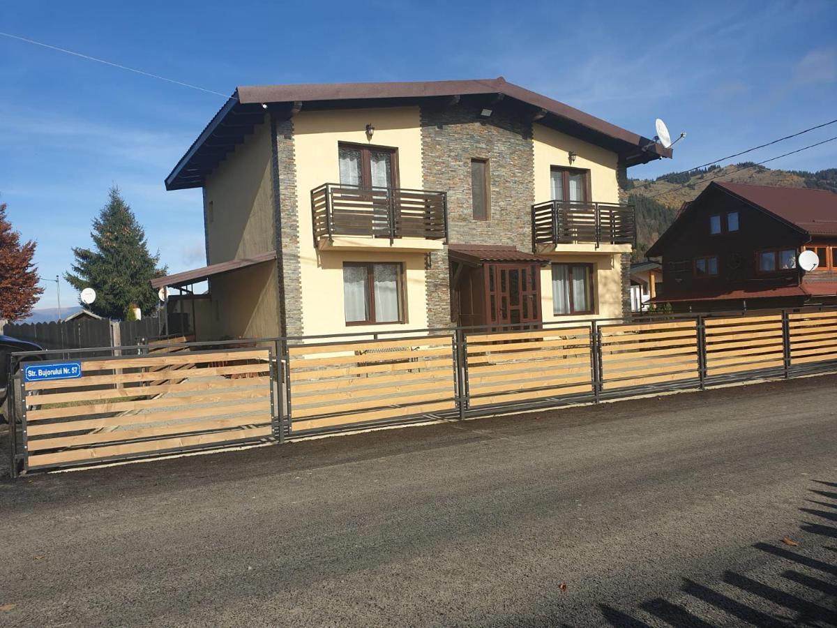 Villa Wild Петрошань Екстер'єр фото